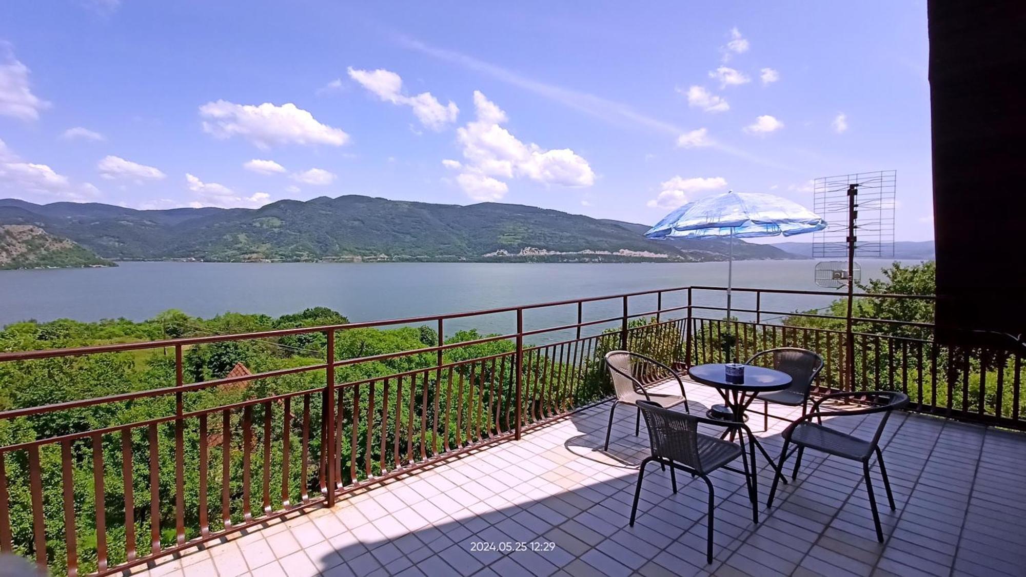 Apartman Duric Donji Milanovac Esterno foto